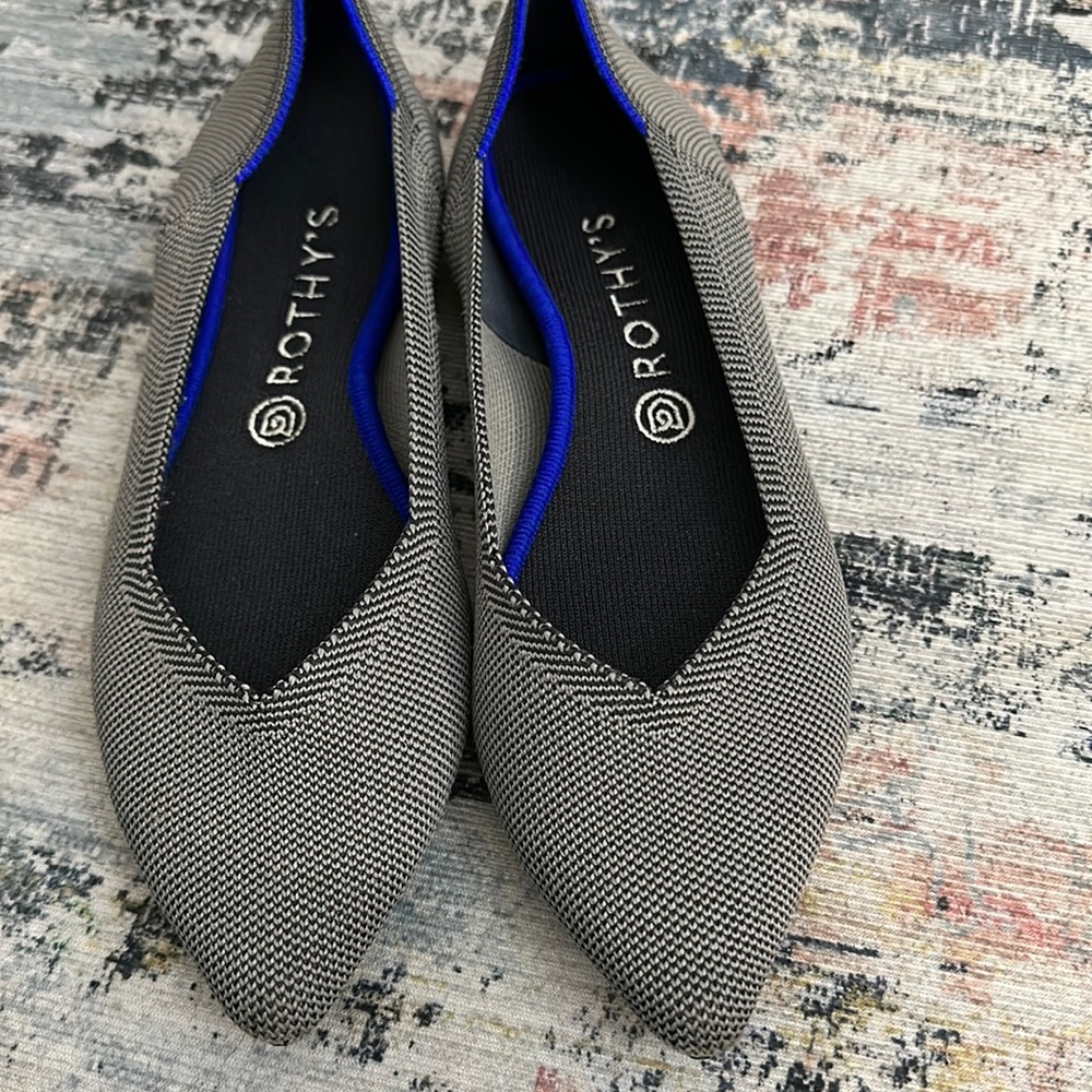 Women’s size 9.5 grey & black small check The Point Rothy’s in great condition.